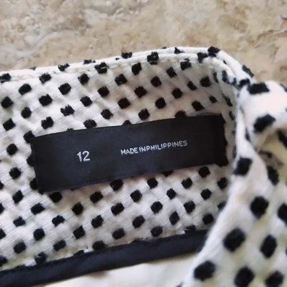 Ann Taylor Loft Textured Dress Shorts, size 12 - Picture 7 of 9